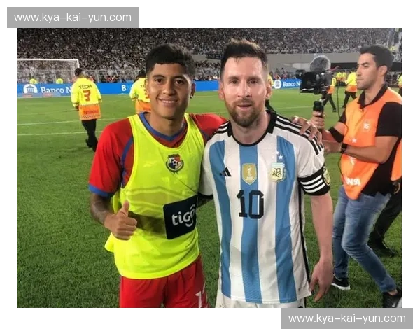 三星荣耀的狂欢序曲:当阿根廷遇上巴拿马,不仅是足球,更是信仰的归巢 三星荣耀的狂欢序曲:当阿根廷遇上巴拿马,不仅是足球,更是信仰的归巢